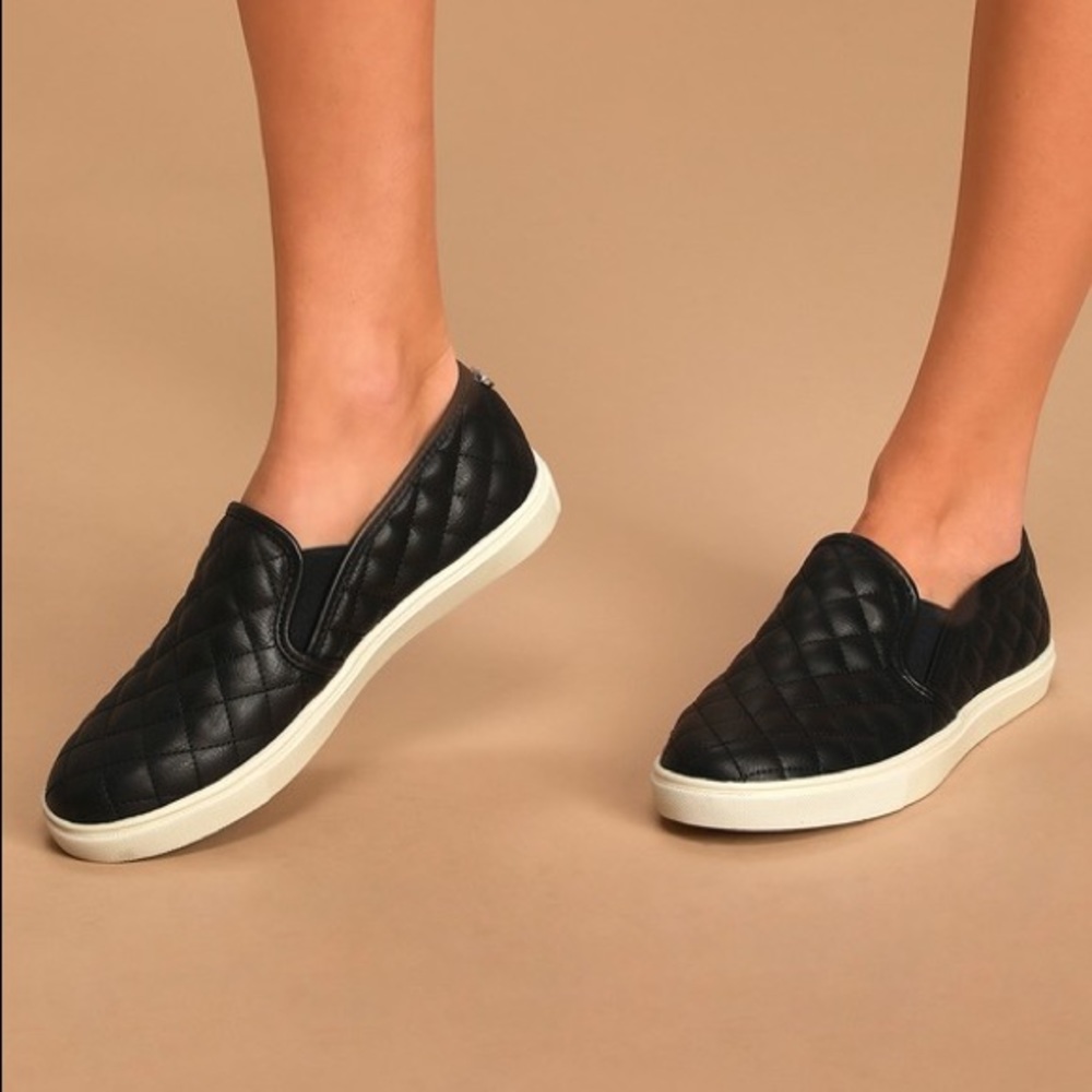 Steve Madden Ecentrcq Black slip on shoes